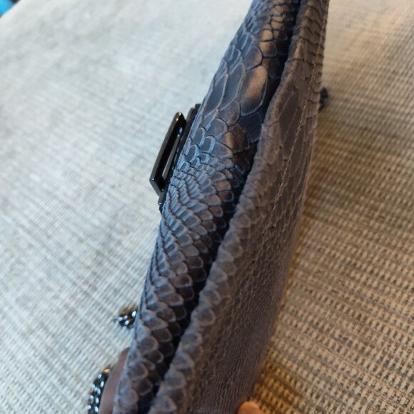Vintage Crocodile Embossed Leather Bag. Excellent condition - Picture 6 of 15